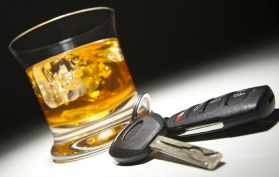Алкоголь и ключи от авто фото